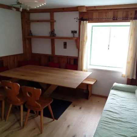 Apartment-mandl
